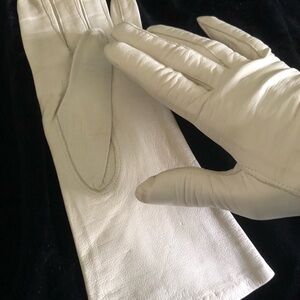 Vintage White Leather Gloves, Beautiful